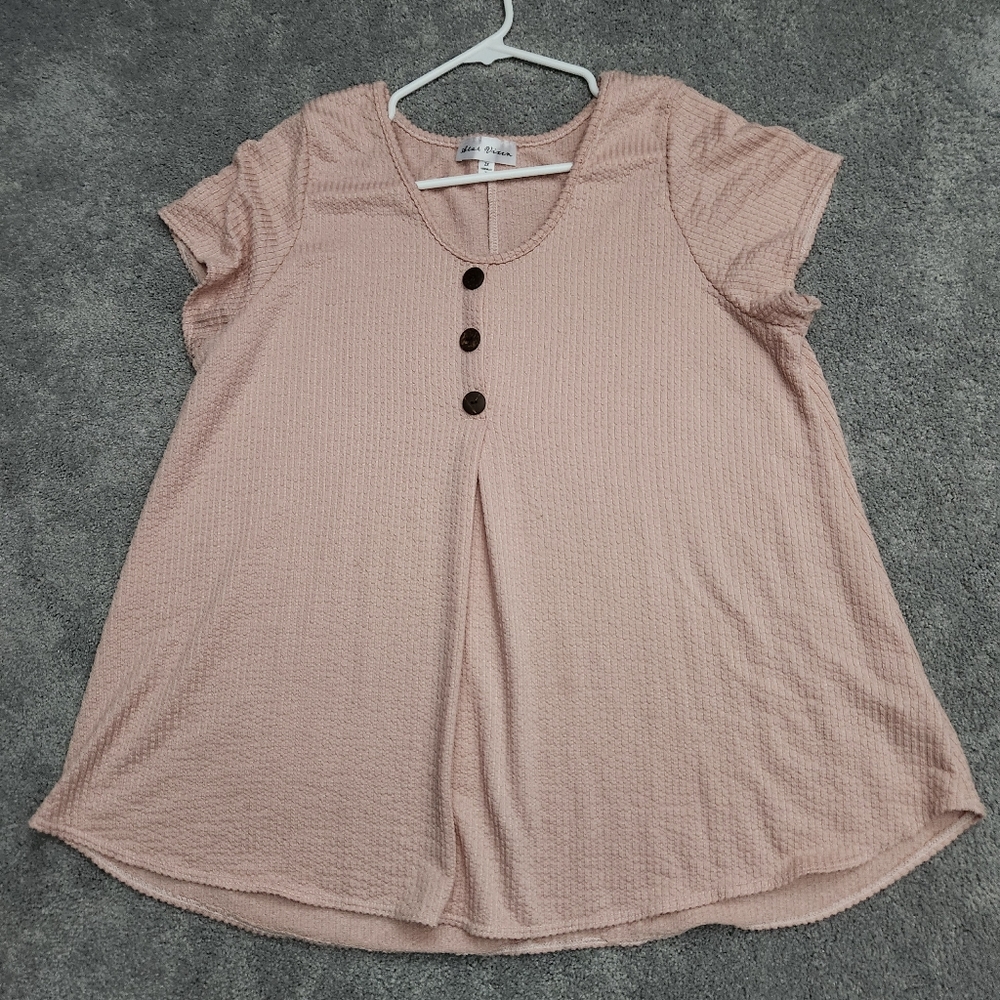 Size 2X star vixen peach top.